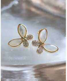 Tiaclasse 【安田美沙子さん着用・金属アレルギー対応】バタフライモチーフピアス