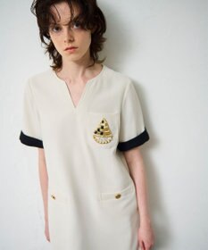 GRACE CONTINENTAL ビジューエンブレムワンピース