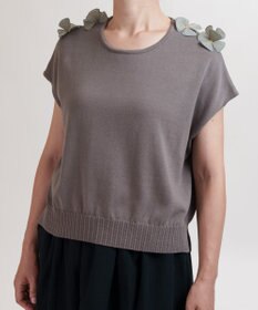 muuc 花モチーフ付きコットンニットプルオーバー