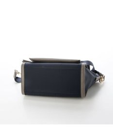 LA BAGAGERIE リサイクルレザー　フラップショルダー