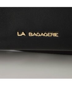 LA BAGAGERIE リサイクルレザー　フラップショルダー
