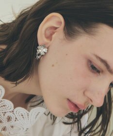 YECCA VECCA メタルフラワーピアス