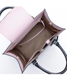 A.D.M.J. 【牛革】クロコ型押しスクエアトートM