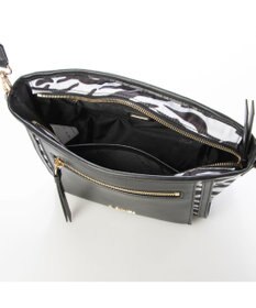 LA BAGAGERIE リサイクルレザー　フラップショルダー