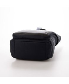 Y'SACCS リサイクルナイロン×カウレザー ラップリュック