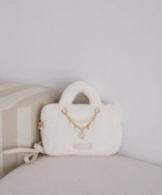 Maison de FLEUR チャーム付きファー2Wayボストンバッグ