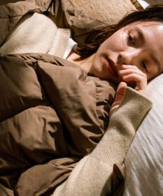 KWD 【日本製/UNISEX】DOWN SHAWL グリーンダウン ダウンショール