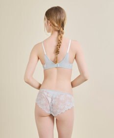une nana cool バックスタイルまでかわいい Steppe Flower ワイヤーブラ