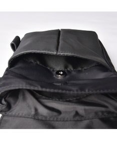 Y'SACCS ナイロン×牛革コンビシリーズ　縦型ポシェット