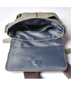 Y'SACCS ナイロン×牛革コンビシリーズ　縦型ポシェット