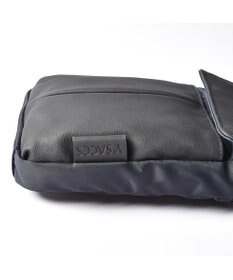 Y'SACCS ナイロン×牛革コンビシリーズ　縦型ポシェット