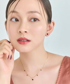 Phoebe シャインフレームレクタングルピアス　ブラック（片耳）