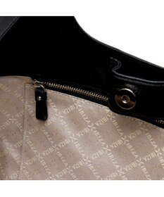 IBIZA アニマーダ　ナイロン　セミショルダーバッグ