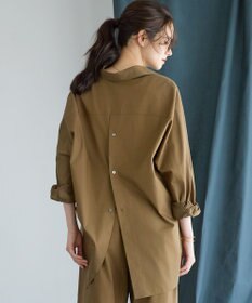 23区 【SLOW/一部店舗限定】ライトタンブラータフタ バックボタン シャツ