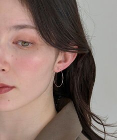 Phoebe 〈痛くないシリーズ〉ファセットスリムフープライトフィットイヤリング　シルバー