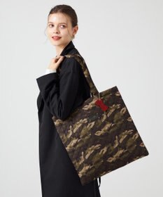 LA BAGAGERIE 【LA BAGAGERIE×HELLO KITTY】リボンチャーム付き　キルティングトート