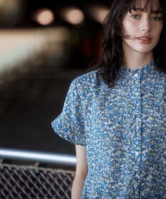 組曲 フラワーガーデンプリント ブラウス