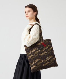 LA BAGAGERIE 【LA BAGAGERIE×HELLO KITTY】リボンチャーム付き　キルティングトート