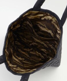 LA BAGAGERIE 【LA BAGAGERIE×HELLO KITTY】リボンチャーム付き　キルティングトート