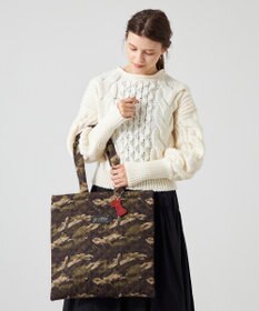 LA BAGAGERIE 【LA BAGAGERIE×HELLO KITTY】リボンチャーム付き　キルティングトート