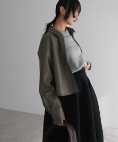 Green Parks ショート丈フェイクレザーシャツ