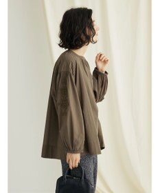 CRAFT STANDARD BOUTIQUE モチーフ刺繍ピンタックブラウス