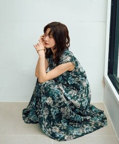 YECCA VECCA 【追加生産】フラワー柄シアープリーツワンピース