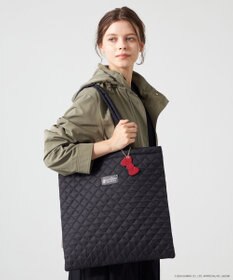 LA BAGAGERIE 【LA BAGAGERIE×HELLO KITTY】リボンチャーム付き　キルティングトート