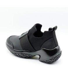 APOM プラットフォームスリップオンスニーカー