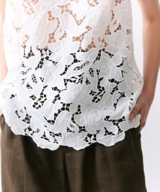 BEIGE， CITRINE / エンブロイダリーレースノースリーブブブラウス