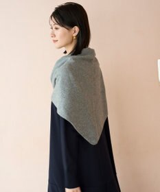UNFILO 【WEB/一部店舗限定】ふわふわニット 三角ストール