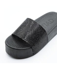 APOM ラインストーンリカバリーサンダル