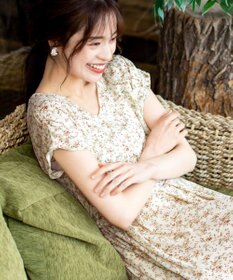 Tiaclasse L 【洗える】程良い透け感のシフォン花柄フレンチワンピース