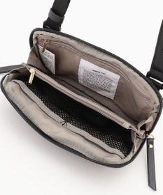 LA BAGAGERIE 【maison vert】 【撥水】撥水ナイロン多機能ポシェット