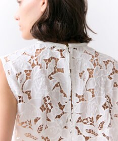 BEIGE， CITRINE / エンブロイダリーレースノースリーブブブラウス