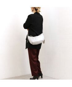 UNBILLION アトランタ ATLANTA / やぎ革軽量ハーフムーンショルダー