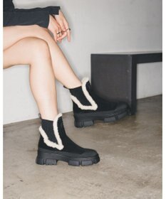 STEVE MADDEN TOWNSHIP 厚底サイドゴアムートンブーツ