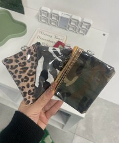 WEGO 総柄メタルクリアポーチ