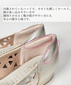 Dominic3 レーザーカット Vカットパンプス