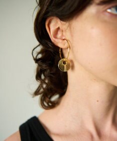 GRACE CONTINENTAL ラインコインフープイヤーカフ