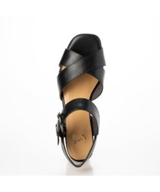 ing <ing>【WEB限定】ストラップクロスサンダル