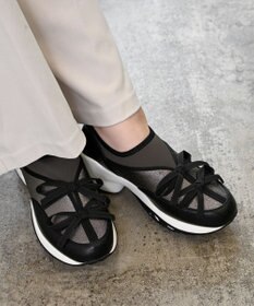 APOM ウォーターレジストプラットフォームリボンスニーカー