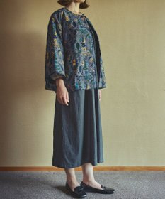 muuc 筆記帳刺繍ショートコート〈国産・muucオリジナル総柄刺繍〉〈上質な綿混ダンガリー〉〈中に着込めるゆとり袖・Aライン〉〈3シーズン春秋冬〉