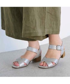 ing <ing>【WEB限定】【3E】ストラップクロスサンダル