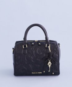 Maison de FLEUR チャーム付きリボンキルティングボストンバッグ