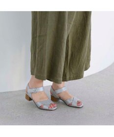 ing <ing>【WEB限定】【3E】ストラップクロスサンダル