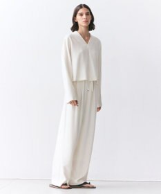 BEIGE， RUE / ドライタッチVネック配色ステッチブラウス