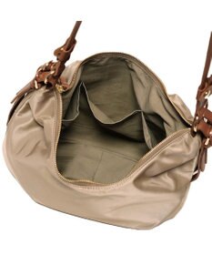 Regalo Felice 【A4サイズ対応 / ポケット豊富】ショルダー中 / REGALO