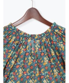 Te chichi 【LIBERTY FABRICS】フリルネックブラウス
