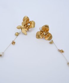 monshiro 【2WAY/スワロフスキー】シュウカイドウニハチライン ピアス